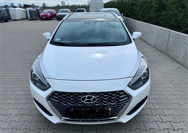 Hyundai i40 cena 59500 przebieg: 148460, rok produkcji 2019 z Chełmża małe 301